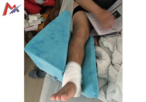 一款新型外展墊(防壓瘡墊)醫(yī)院臨床使用中 一款新型外展墊(防壓瘡墊)醫(yī)院臨床使用中
