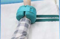 預(yù)防足部褥瘡可調(diào)節(jié)約束帶 用于股動脈穿刺介入治療術(shù)后病人、長期癱瘓同時情緒失控病人，預(yù)防足部褥瘡